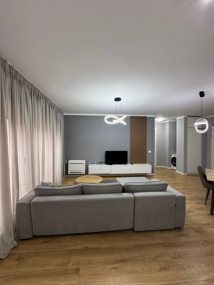 Tirane, jepet me qera apartament 1+1+Aneks+Ballkon Kati 4, 75 m² 800 € (Rruga Kavajes)