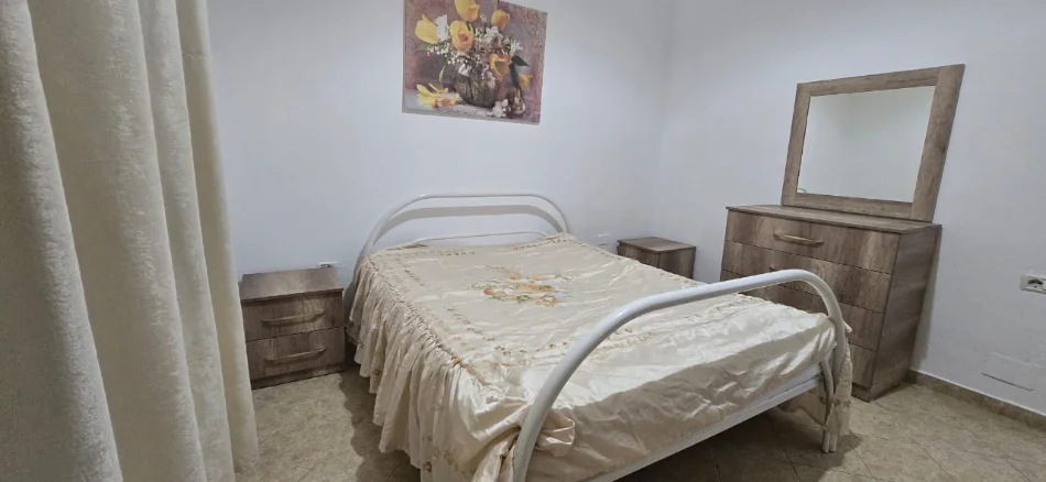 Tirane, jepet me qera apartament 1+1 Kati 1, 50 m² 330 € (Rruga "Petrela")