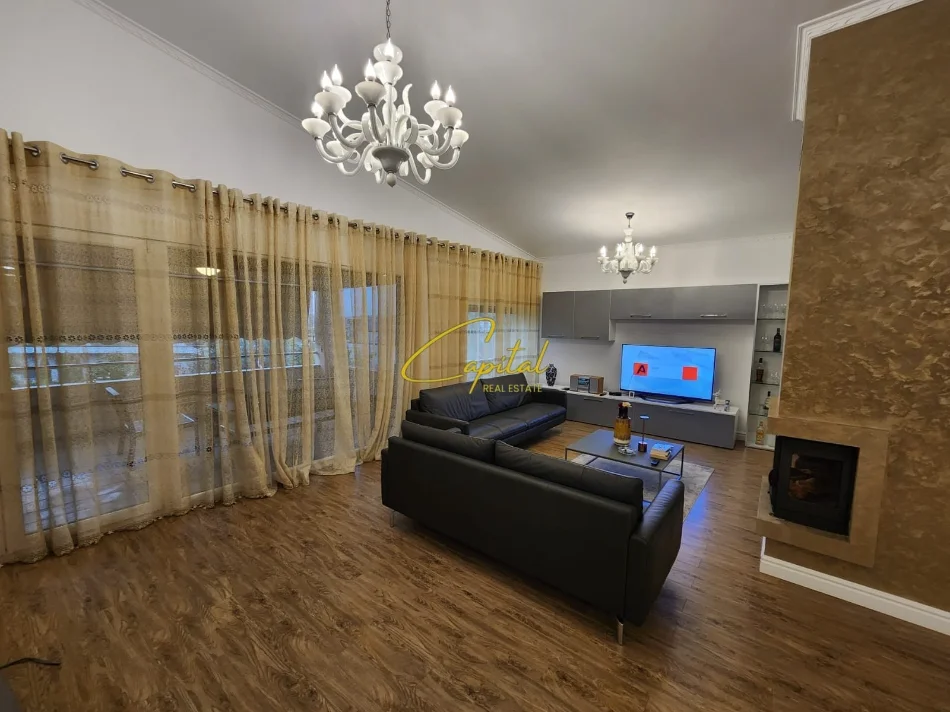 Tirane, jepet me qera Vile 1+1 Kati 3, 250 m² 2.000 € (REZIDENCA LONG HILL)