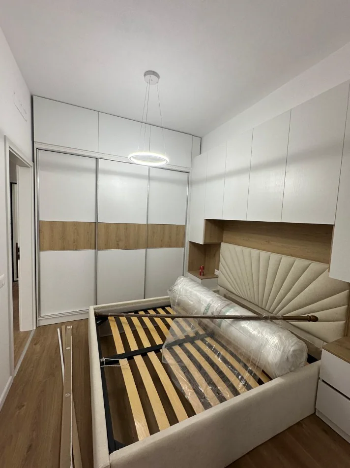 Tirane, jepet me qera nga Pronari, pa-komision apartament 1+1+Ballkon Kati 3, 50 m² 420 Leke (Kompleksi Kadiu kontakt)