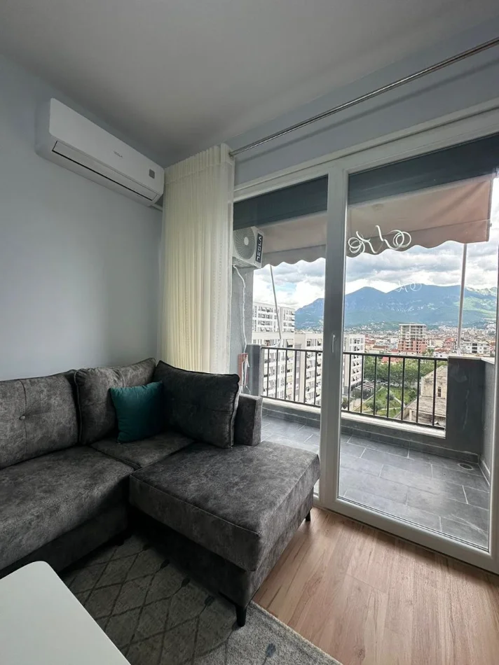 Tirane, jepet me qera apartament 2+1+Ballkon Kati 7, 90 m² 600 € 
