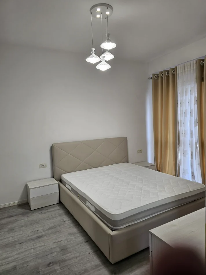 Tirane, jepet me qera apartament 2+1+Ballkon Kati 3, 78 m² 700 € 