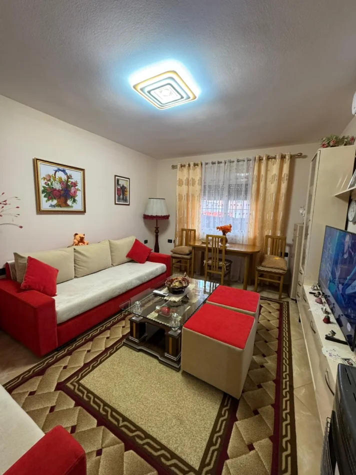 Tirane, shitet apartament 1+1 Kati 1, 54 m² 106.000 € (Xhamlliku)