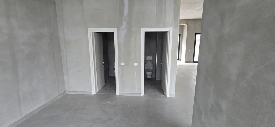 Tirane, jepet me qera dyqan Kati 0, 188 m² 1.400 € 