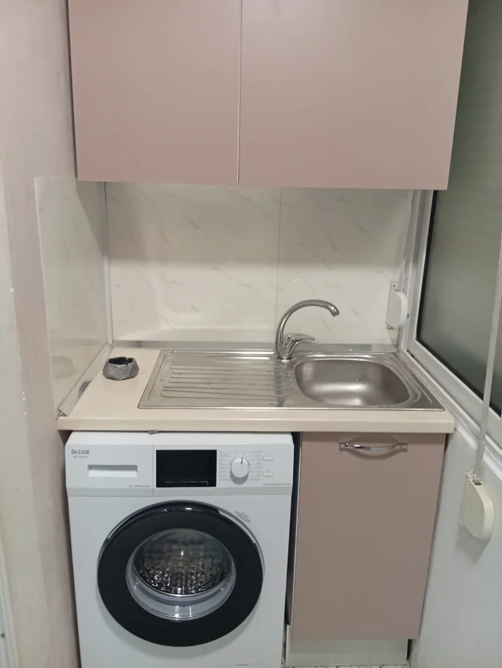 Tirane, jepet me qera apartament 1+1 Kati 3, 35 m² 490 € (Mine Peza)