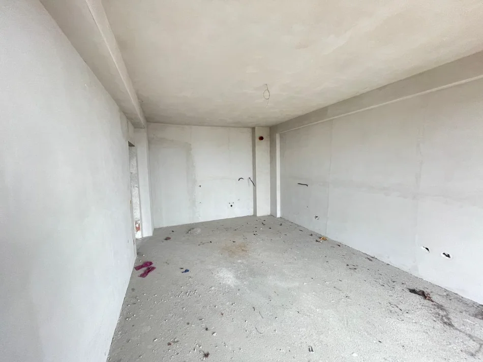 Tirane, shitet apartament 2+1+Ballkon Kati 3, 105 m² 140.000 € (Shkoze)