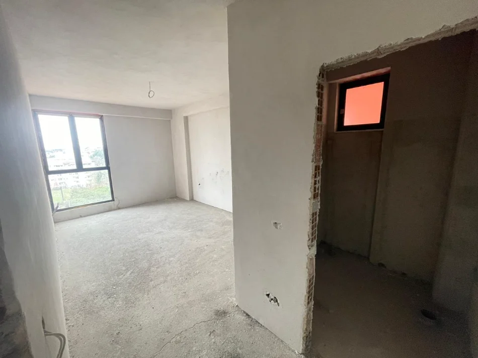 Tirane, shitet apartament 2+1+Ballkon Kati 3, 105 m² 140.000 € (Shkoze)