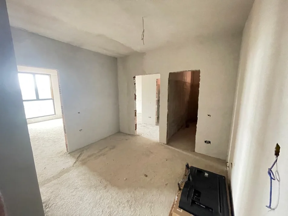 Tirane, shitet apartament 2+1+Ballkon Kati 3, 105 m² 140.000 € (Shkoze)