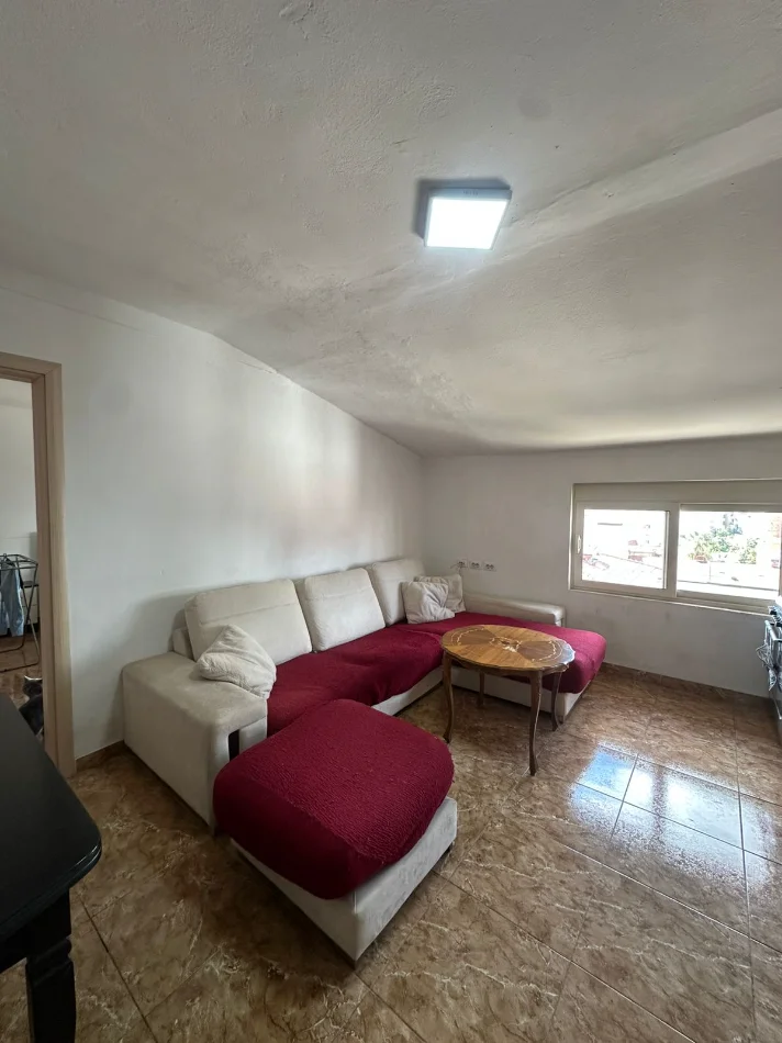 Tirane, shitet apartament 2+1+Ballkon Kati 4, 62 m² 160.000 € (Bulevardi Zogu I , Tirane)