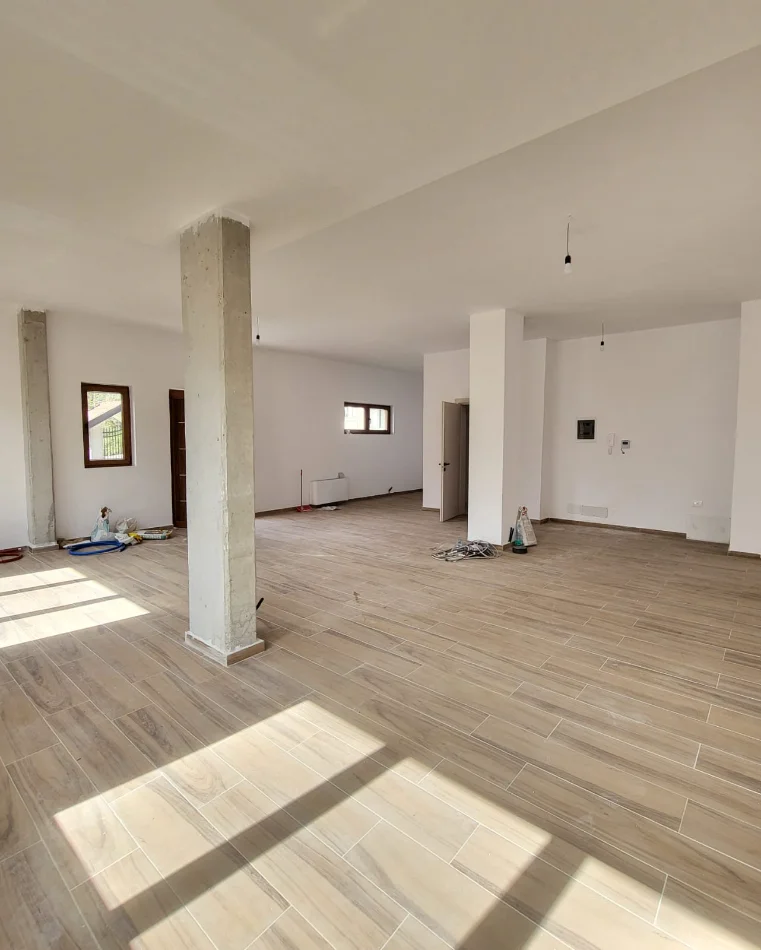 Tirane, jepet me qera Vile 3 Katshe , 500 m² 3.800 € (Teg)