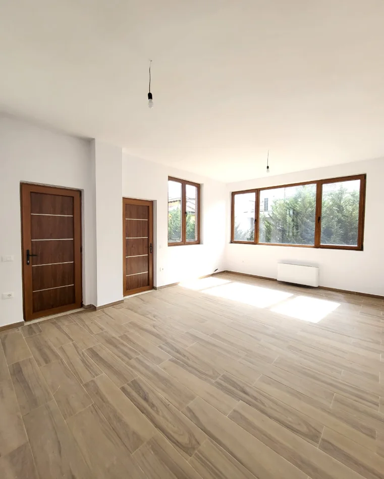 Tirane, jepet me qera Vile 3 Katshe , 500 m² 3.800 € (Teg)