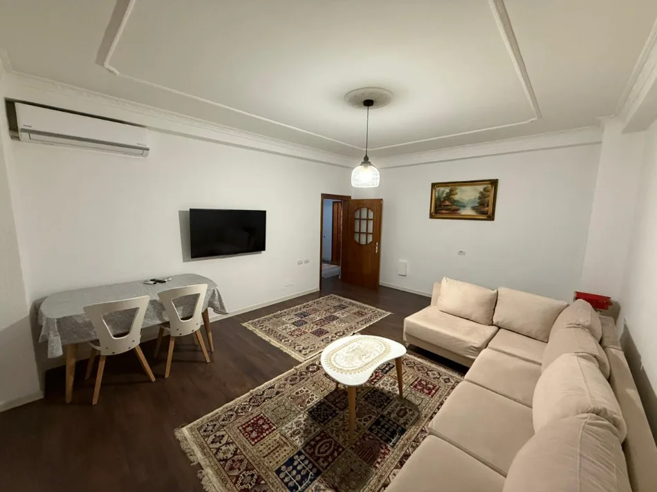 Tirane, jepet me qera apartament 2+1 Kati 2, 85 m² 