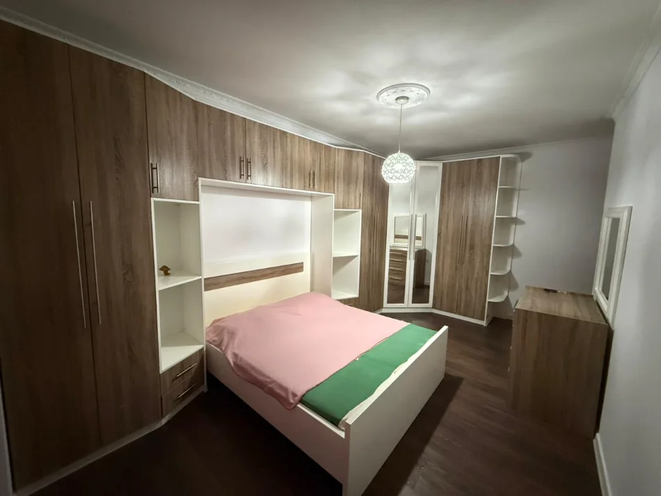 Tirane, jepet me qera apartament 2+1 Kati 2, 85 m² 