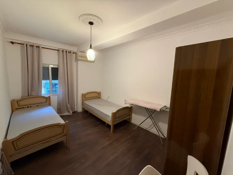 Tirane, jepet me qera apartament 2+1 Kati 2, 85 m² 