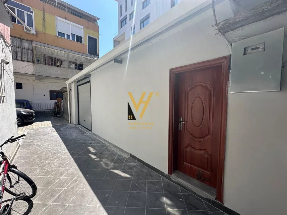 Tirane, jepet me qera magazine Kati 0, 50 m² 520 € (RRUGA MUHAMET GJOLLESHA)