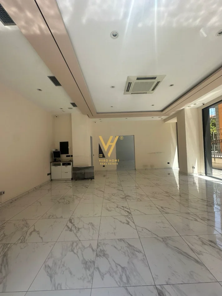 Tirane, jepet me qera ambjent biznesi Kati 0, 120 m² 2.500 € (RRUGA KAJO KARAFILI)