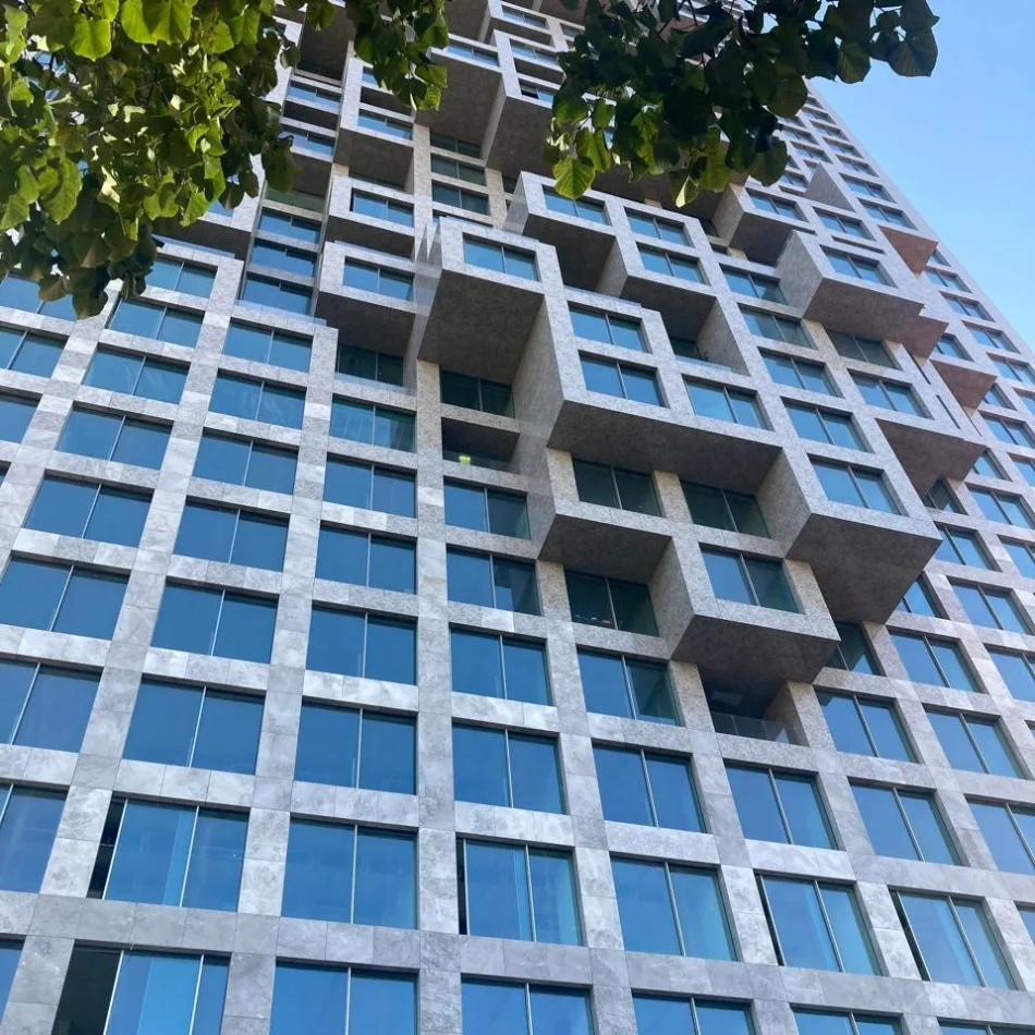 Tirane, shitet apartament 2+1+Ballkon , 165 m² 655.000 € (DownTown One)