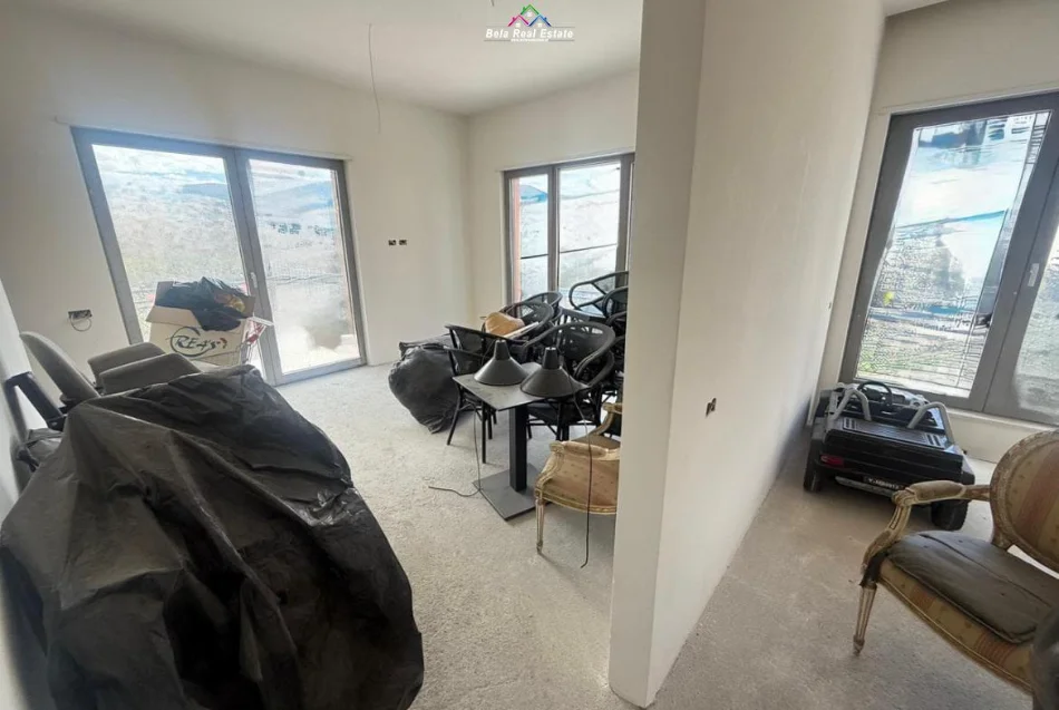 Tirane, jepet me qera zyre Kati 3, 250 m² 2.500 € (delijorgji)