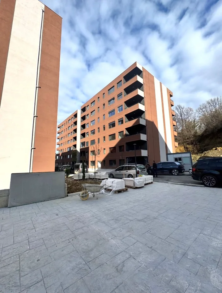 Tirane, shitet apartament 3+1 Kati 5, 168 m² 235.000 € (RRUGA E ELBASANIT)