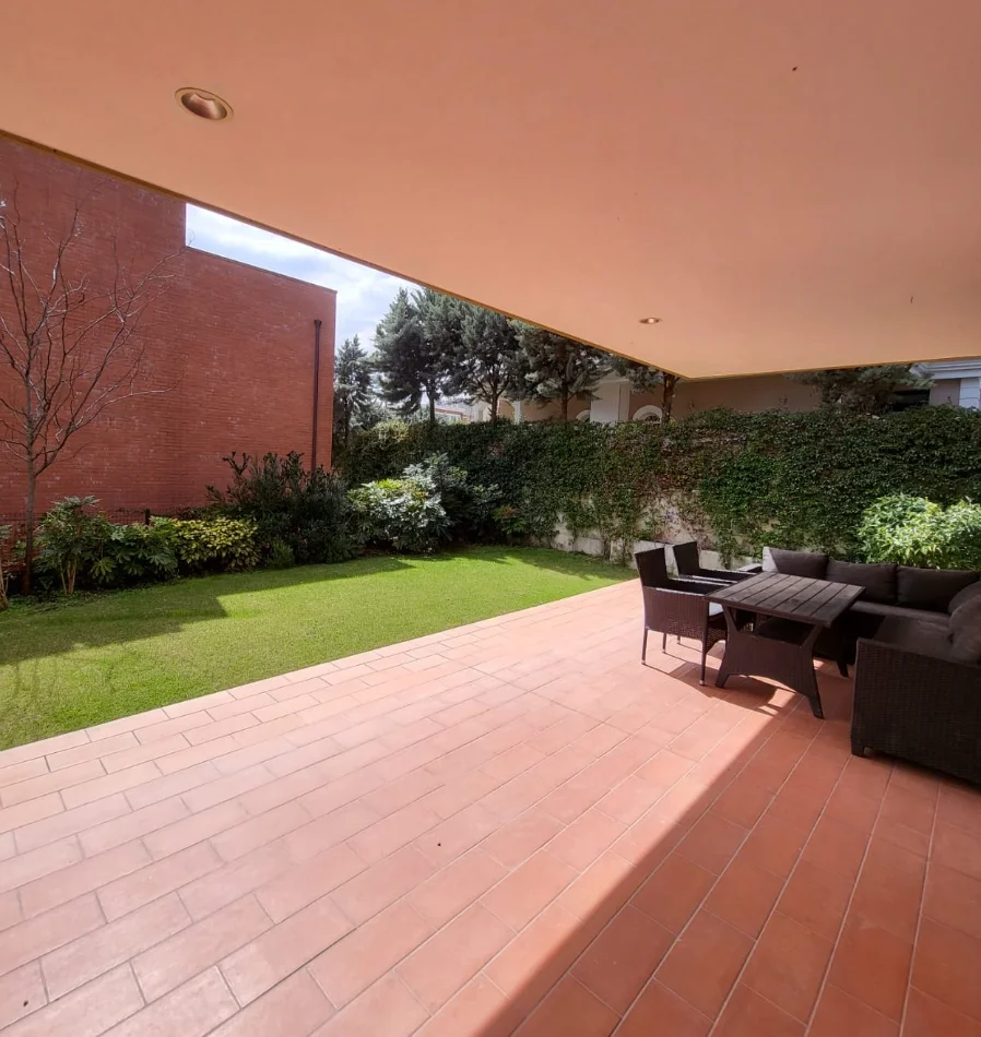 Tirane, jepet me qera Vile 3 Katshe , 500 m² 5.000 € 