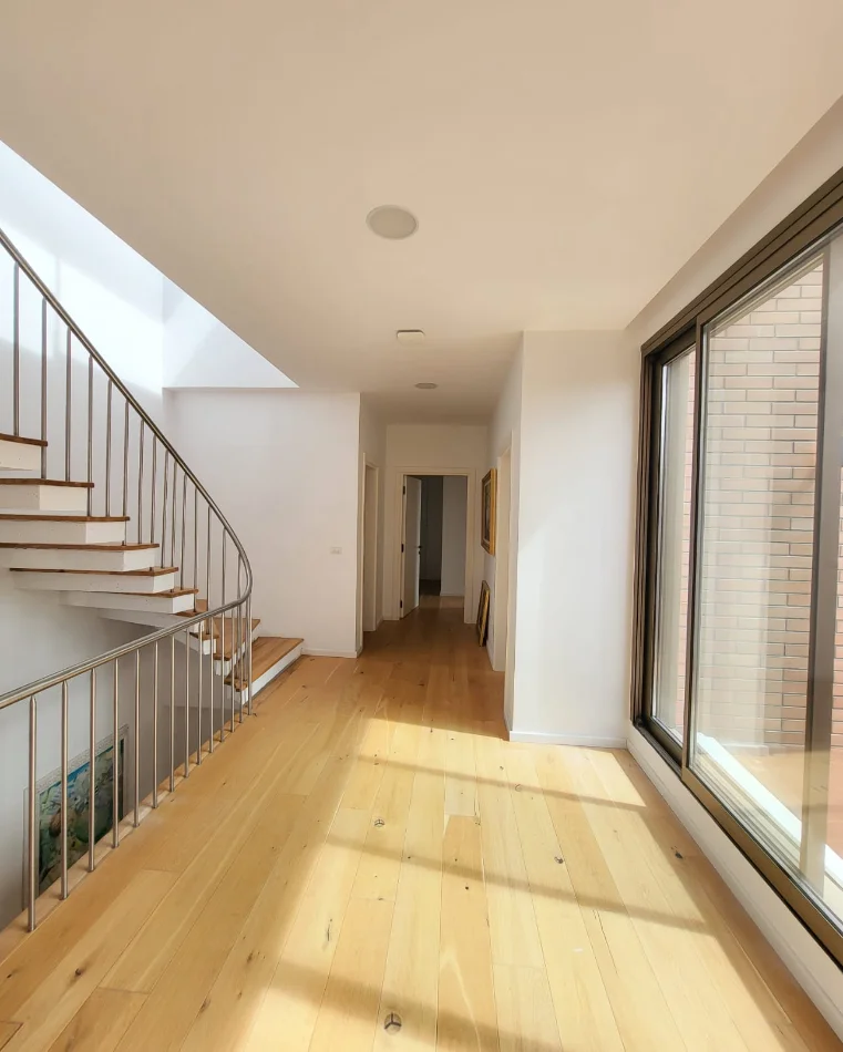 Tirane, jepet me qera Vile 3 Katshe , 500 m² 5.000 € 