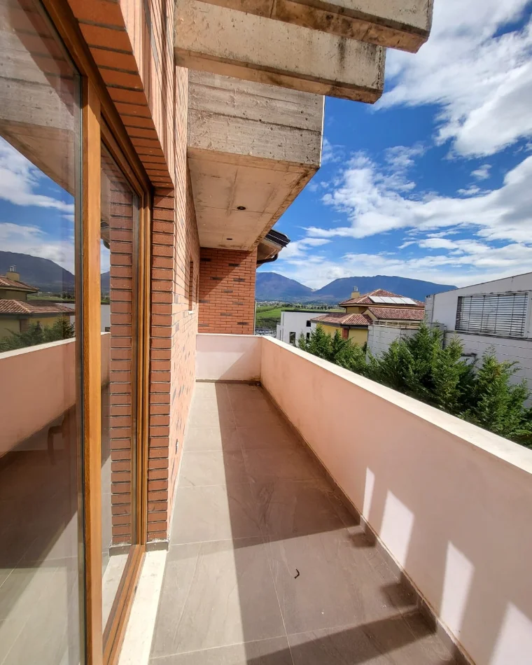 Tirane, jepet me qera Vile 3 Katshe , 500 m² 3.800 € 