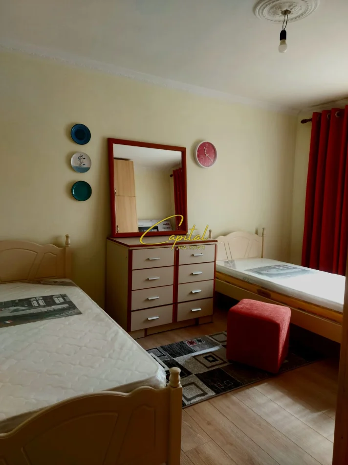 Tirane, jepet me qera apartament 1+1 Kati 5, 60 m² 480 € (ALI DEMI)