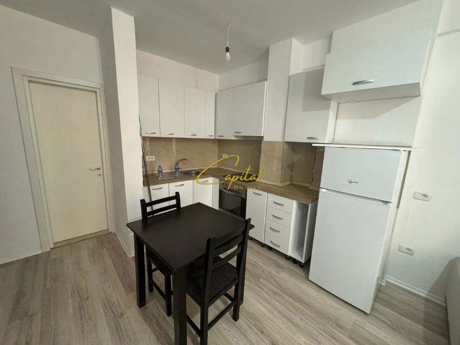 Tirane, jepet me qera apartament 1+1 Kati 4, 54 m² 350 € (ASTIR)