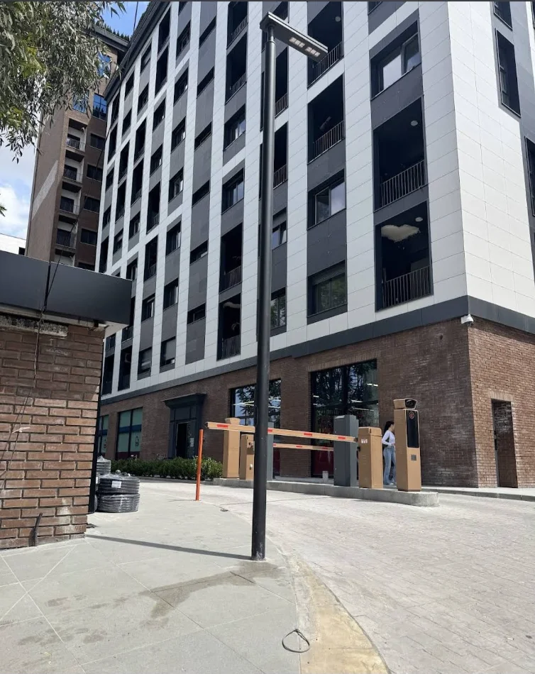 Tirane, jepet me qera apartament 1+1 Kati 6, 65 m² 530 € 