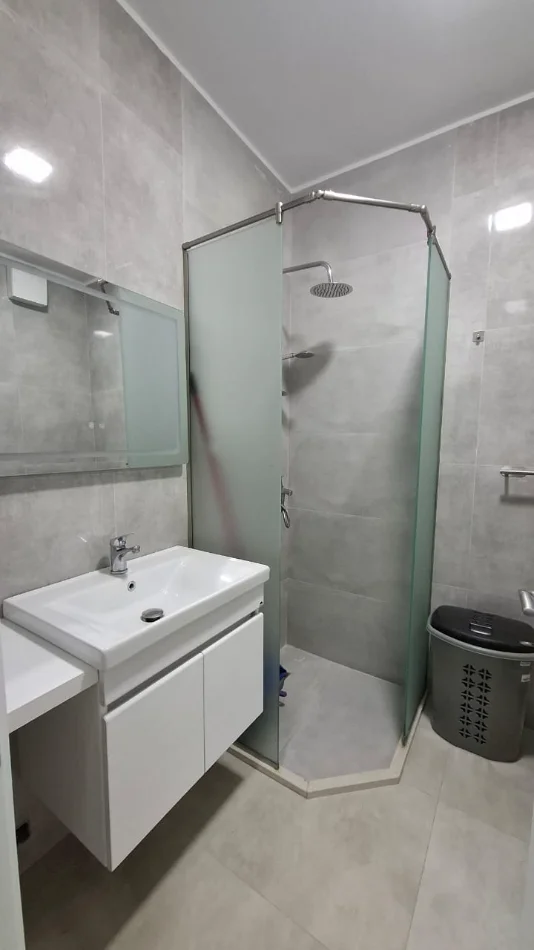 Tirane, jepet me qera apartament 1+1 Kati 6, 65 m² 530 € 