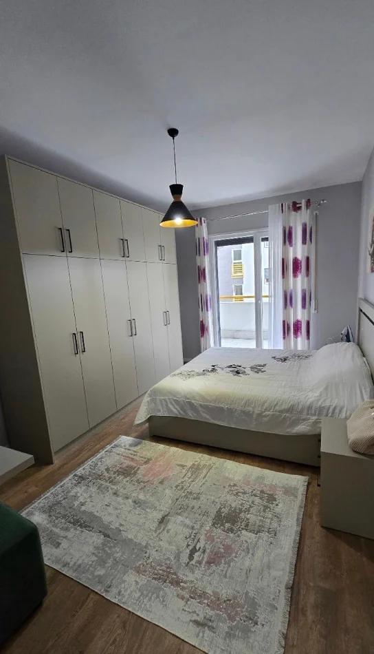 Tirane, jepet me qera apartament 1+1 Kati 6, 65 m² 650 € 