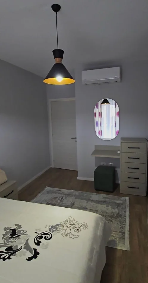 Tirane, jepet me qera apartament 1+1 Kati 6, 65 m² 650 € 