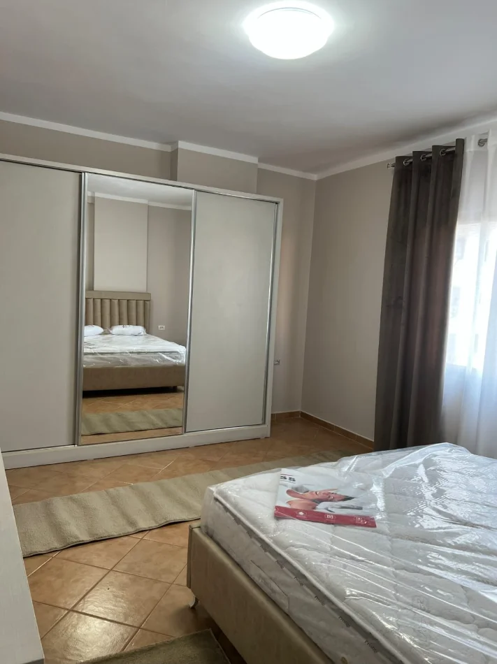 Tirane, jepet me qera apartament 1+1 Kati 4, 78 m² 500 € 
