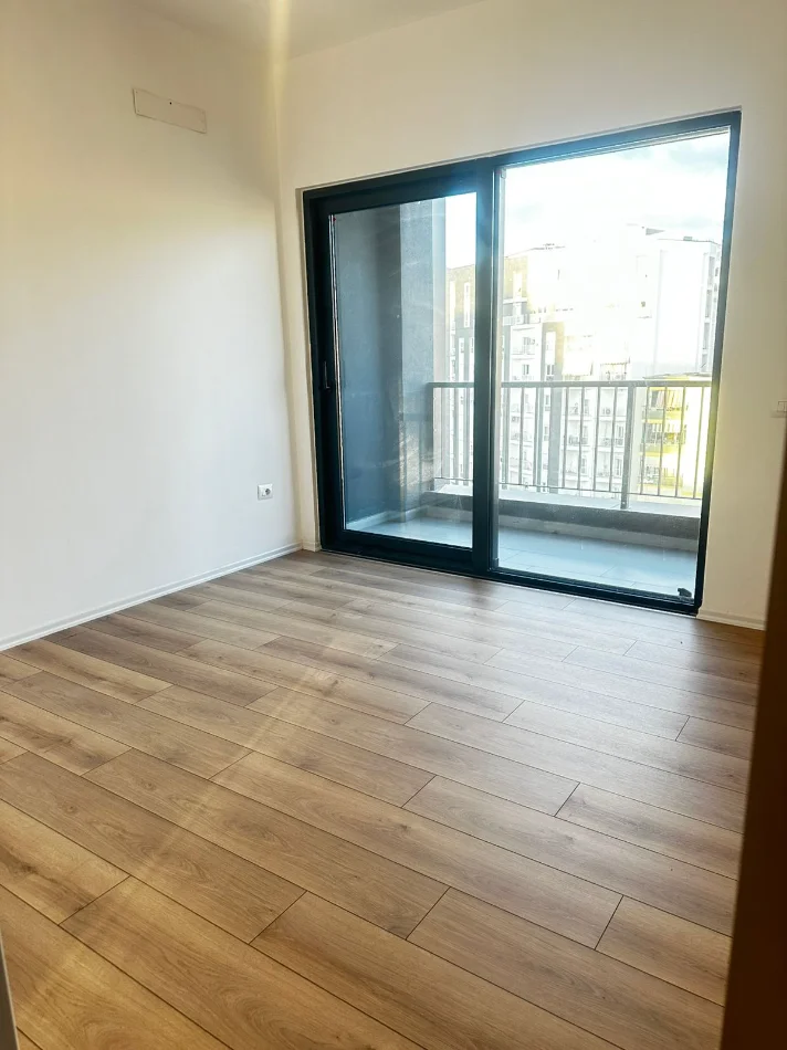 Tirane, jepet me qera zyre Kati 2, 57 m² 800 € 