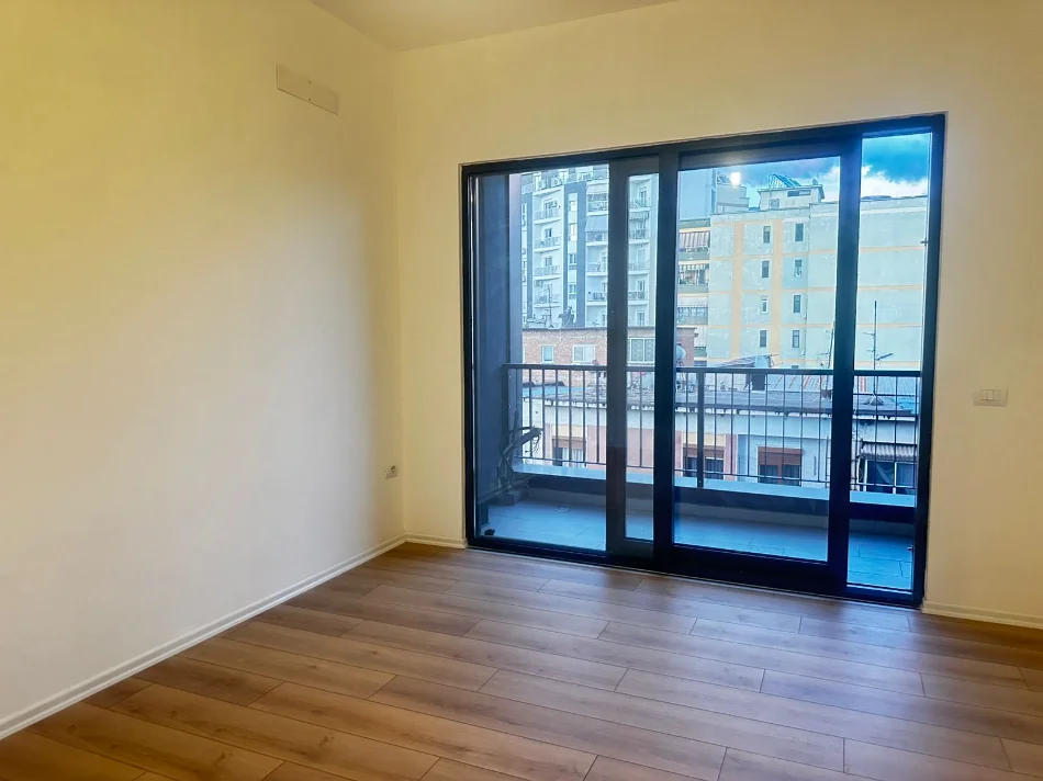Tirane, jepet me qera zyre Kati 2, 90 m² 1.200 € 