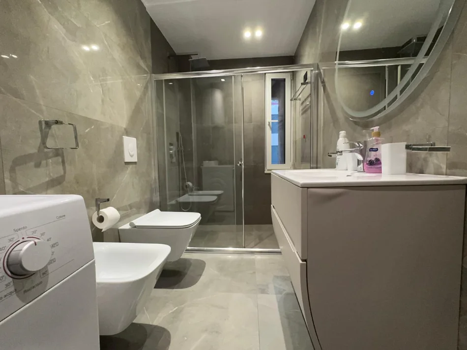 Tirane, shitet apartament 2+1 Kati 2, 85 m² 270.000 € (Rruga Mine Peza)