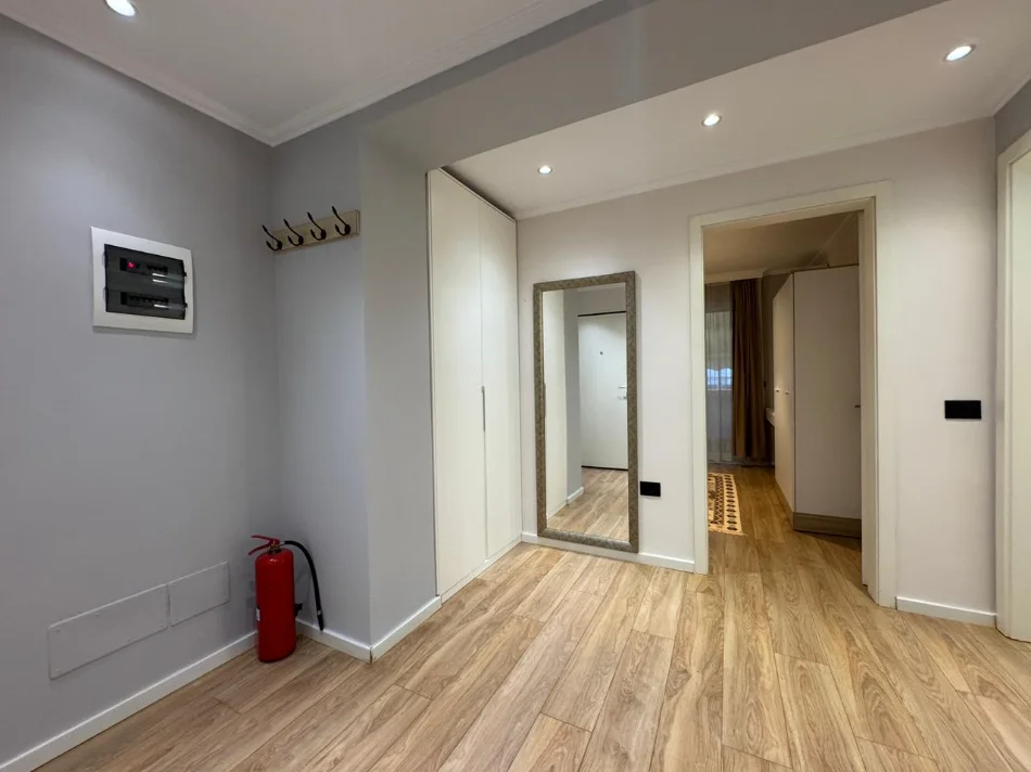 Tirane, shitet apartament 2+1 Kati 2, 85 m² 270.000 € (Rruga Mine Peza)