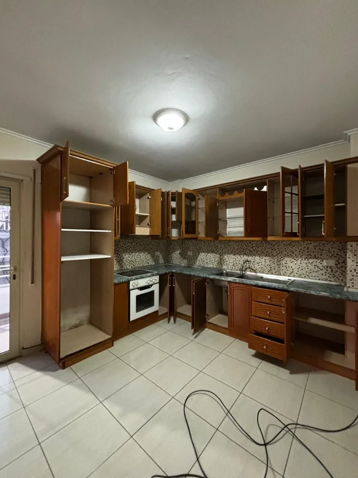 Tirane, shitet apartament 2+1 Kati 1, 129 m² 155.040 € (MISTO MAME)