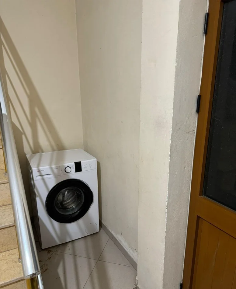 Tirane, jepet me qera apartament 2+1 Kati 3, 110 m² 450 € (STACIONI I TRENIT)