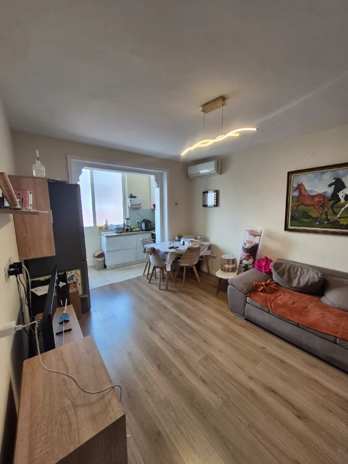 Tirane, shitet apartament 1+1+Aneks Kati 4, 49 m² 125.000 € (zogu i zi , ish stacioni i trenit)