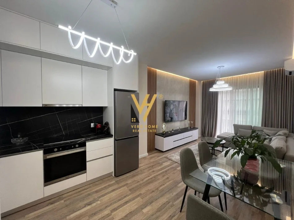 Tirane, jepet me qera apartament 1+1+Ballkon Kati 4, 70 m² 900 € (RRUGA E KOSOVAREVE)