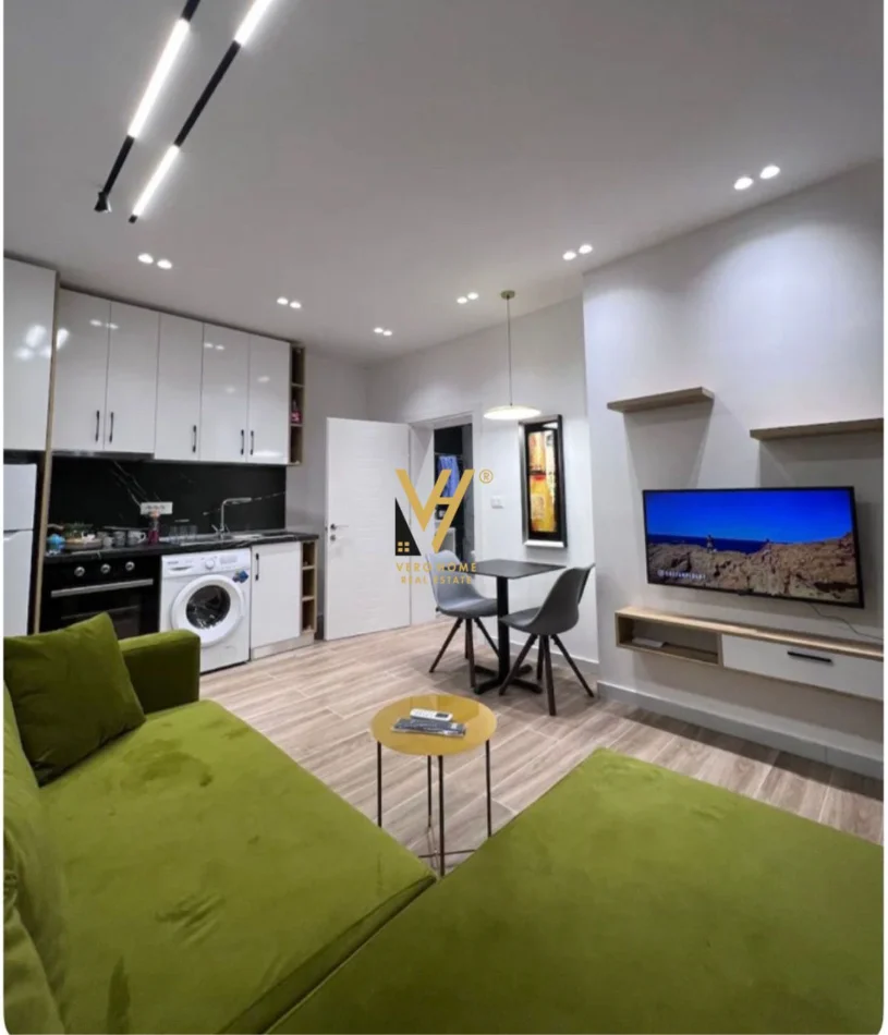 Tirane, jepet me qera apartament 1+1+Ballkon Kati 5, 50 m² 600 € (KOMUNA E PARISIT)