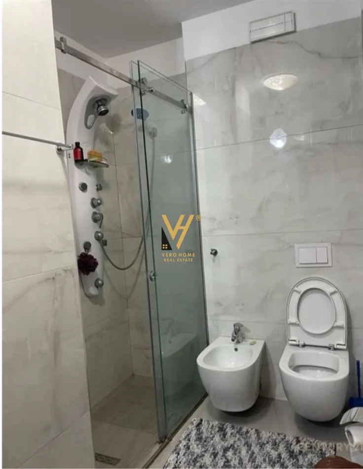 Tirane, jepet me qera apartament 2+1+Ballkon Kati 2, 106 m² 155.000 € (YZBERISHT)