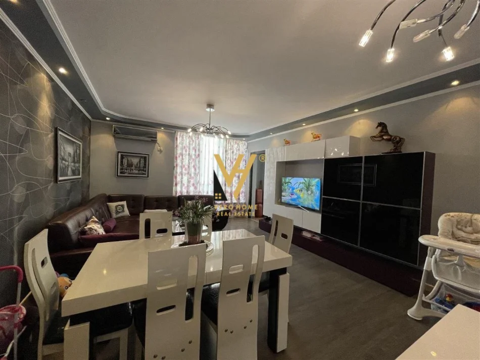 Tirane, jepet me qera apartament 2+1+Ballkon Kati 2, 106 m² 155.000 € (YZBERISHT)