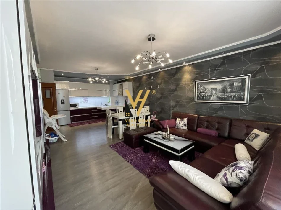 Tirane, jepet me qera apartament 2+1+Ballkon Kati 2, 106 m² 155.000 € (YZBERISHT)