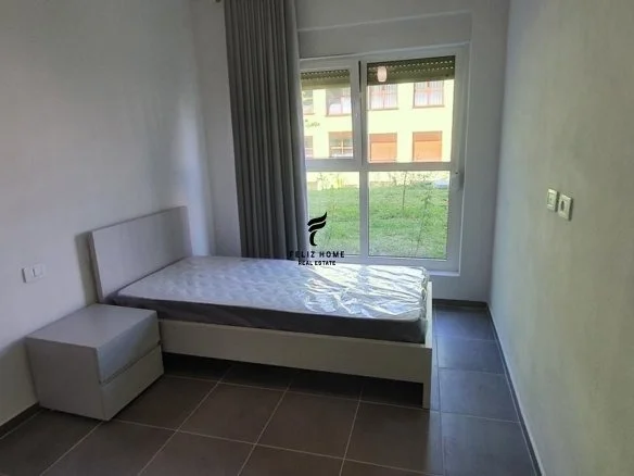 Tirane, jepet me qera apartament 2+1 Kati 1, 82 m² 500 € (ALI DEMI)