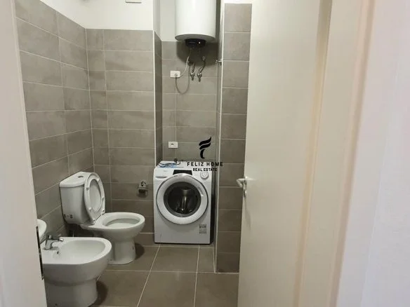 Tirane, jepet me qera apartament 2+1 Kati 1, 82 m² 500 € (ALI DEMI)