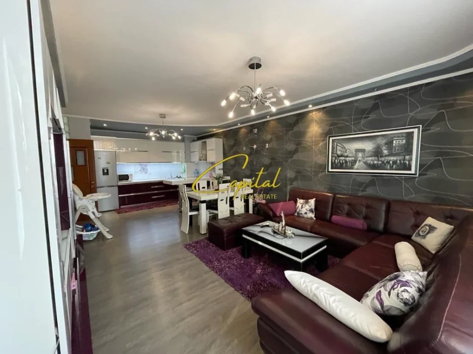 Tirane, shitet apartament 2+1 Kati 2, 106 m² 155.000 € (YZBERISHT)