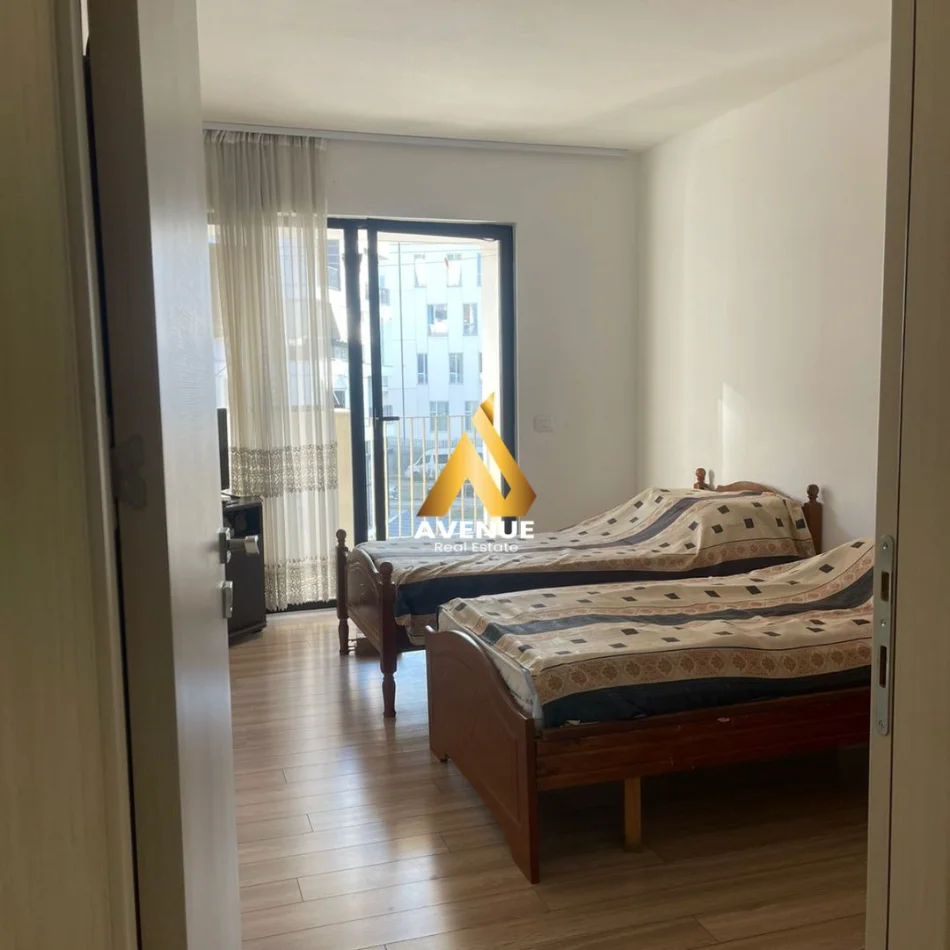 Tirane, shitet apartament 3+1 Kati 3, 149 m² 200.000 € (PRANE RRETH RROTULLIMIT 5 MAJI)