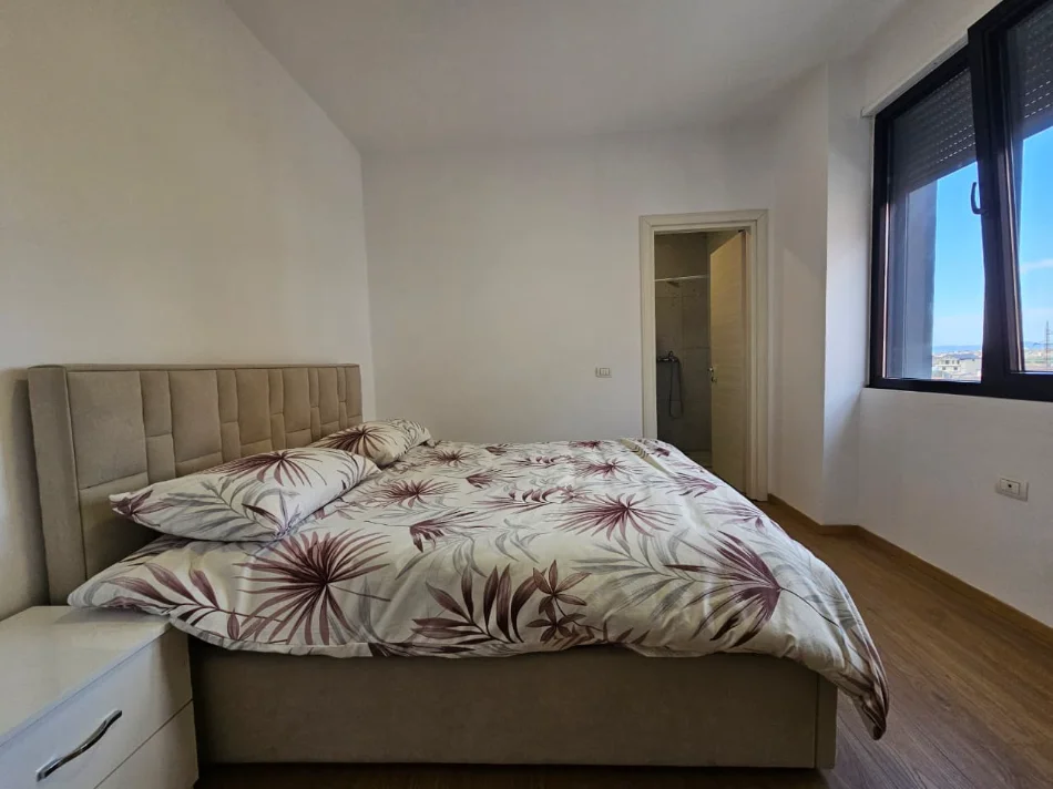 Tirane, jepet me qera apartament 2+1+Ballkon , 100 m² 750 € (Rruga Don Bosko)